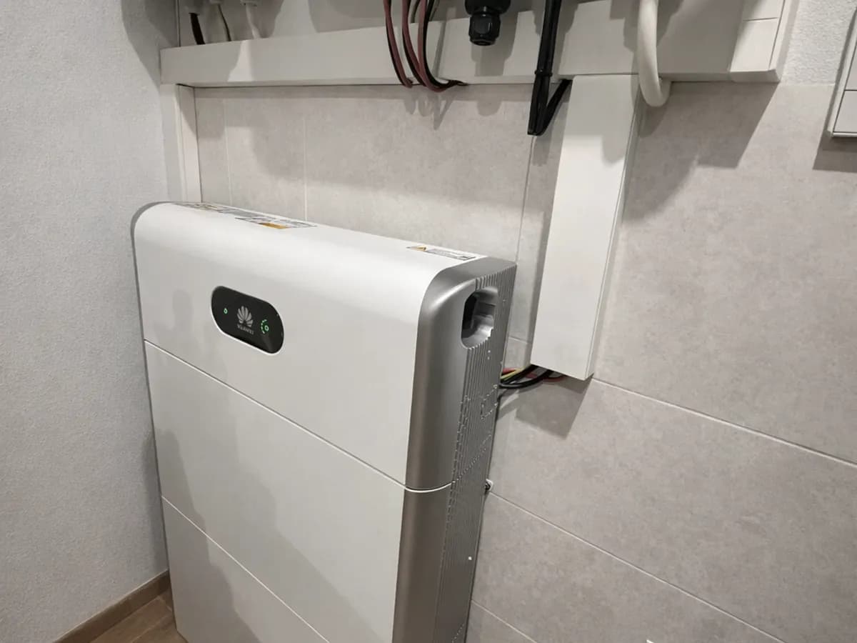 Montaż Huawei Huawei LUNA 2000 10 kWh — Łódź