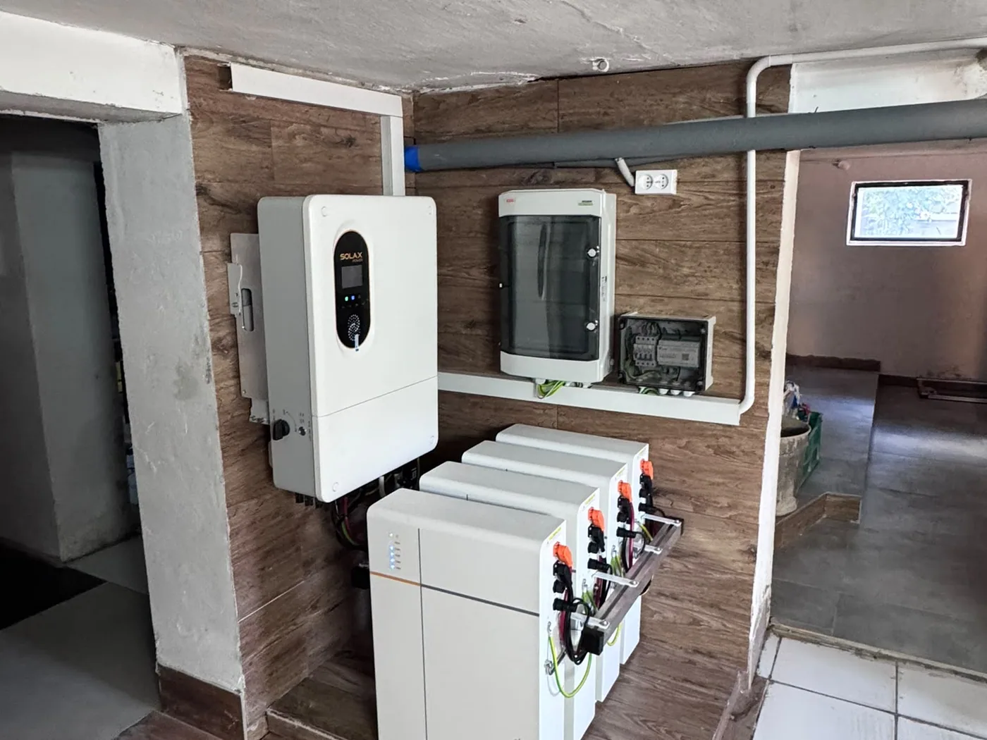 Montaż SolaX SolaX T-BAT-SYS-LV D53 • 4 moduły (21,2 kWh) —