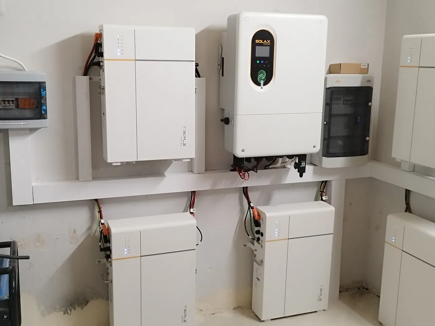 Montaż SolaX SolaX T-BAT-SYS-LV D53 • 5 modułów (26,5 kWh) —