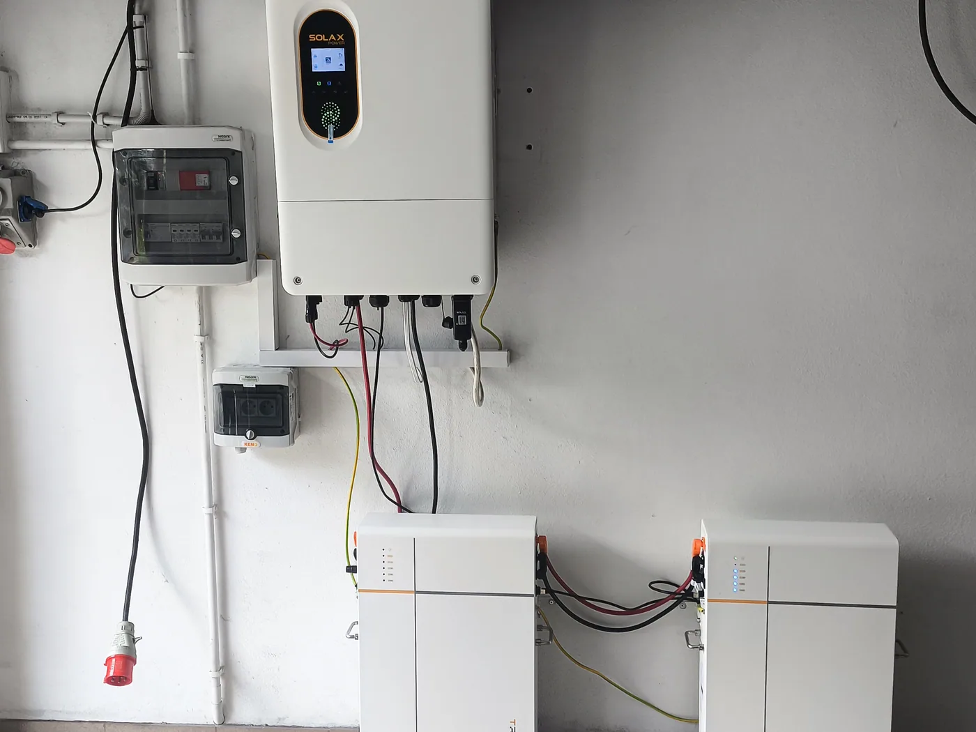 Montaż SolaX SolaX T-BAT-SYS-LV D53 • 2 moduły (10,6 kWh) —