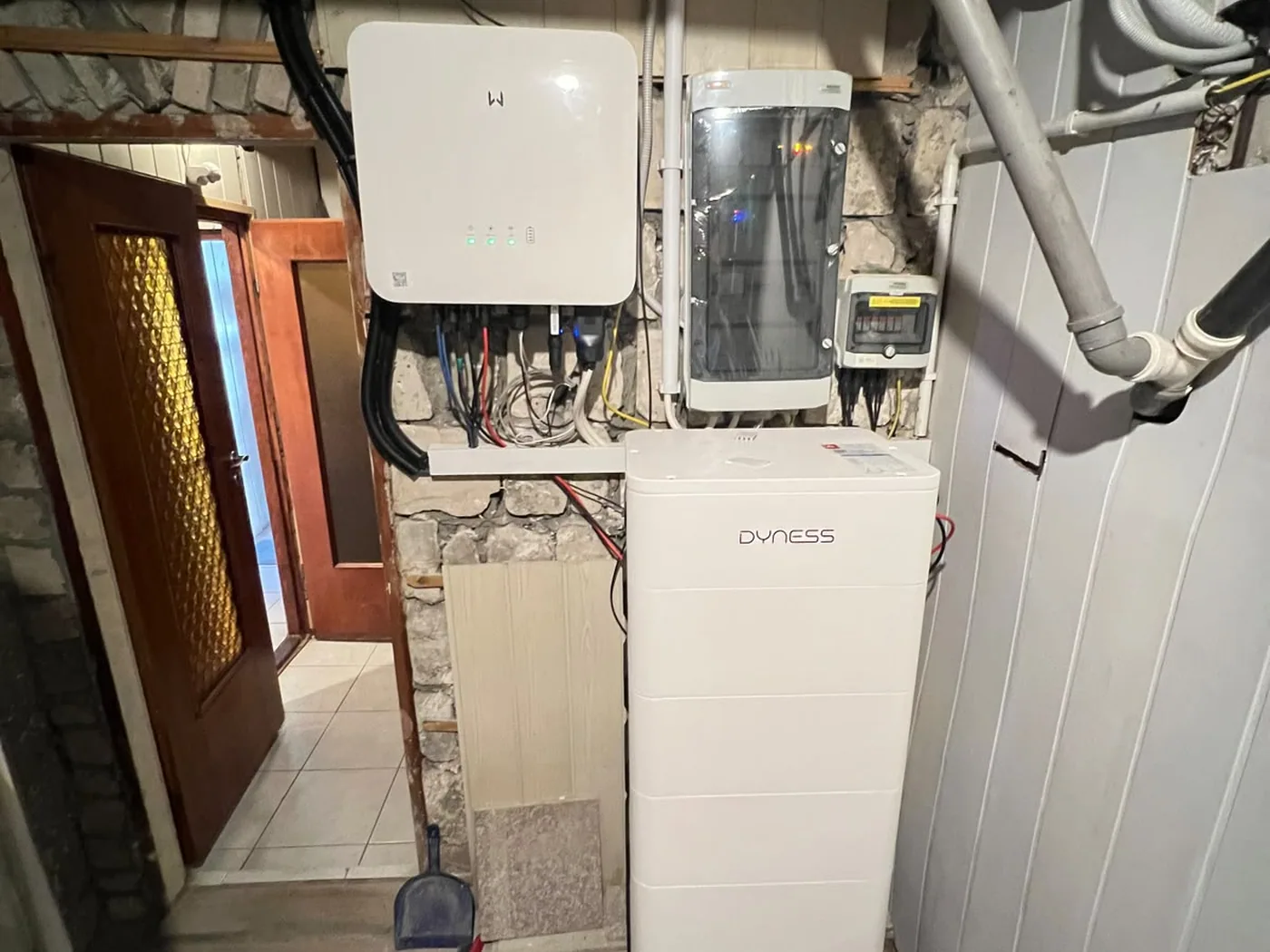 Montaż Dyness Dyness Tower 21,3 kWh —